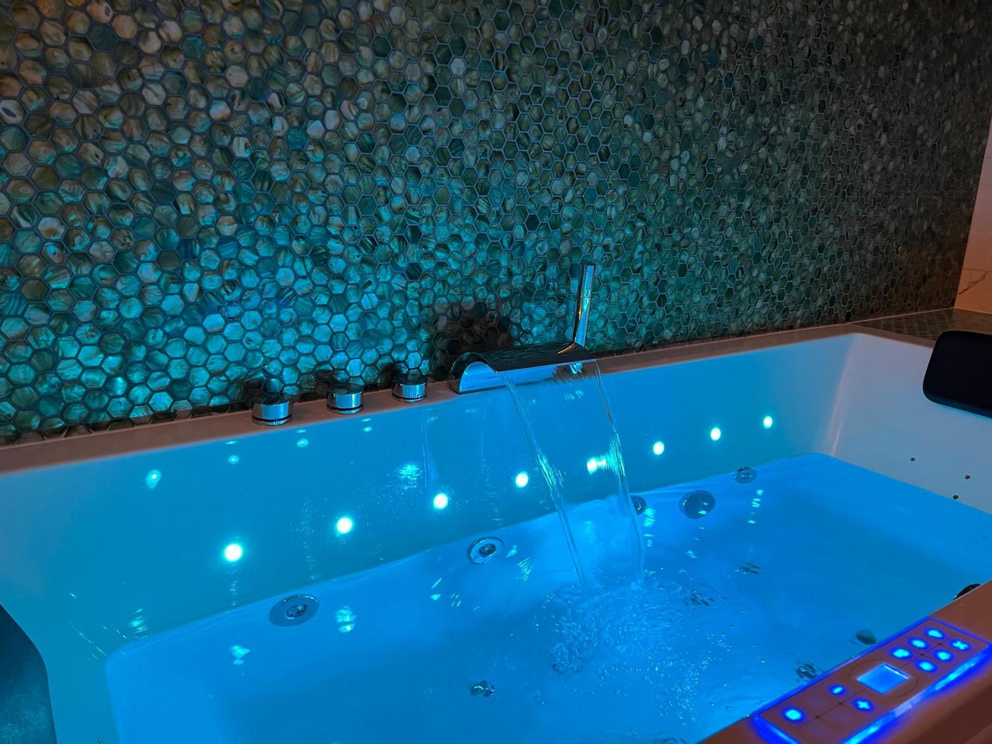 Lyon Premium - Luxezen Spa Villeurbanne Exterior foto